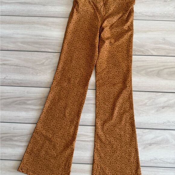 GapFit Studio Sky High Flare Leggings XS Brown NWT IN PACKAGE - Picture 3 of 5